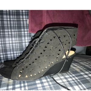 Cute black cutout wedges